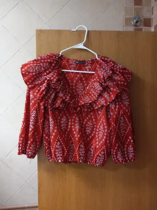 Camisa Zara Volantes Roja Talla XS