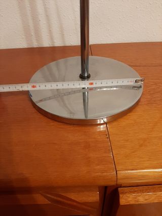 Lámpara de pie moderna metal
