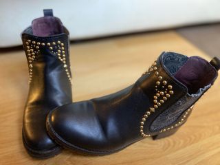 Botines Desigual Talla 37 Negros y Dorados
