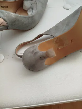 Zapatos de fiesta grises de tacón
