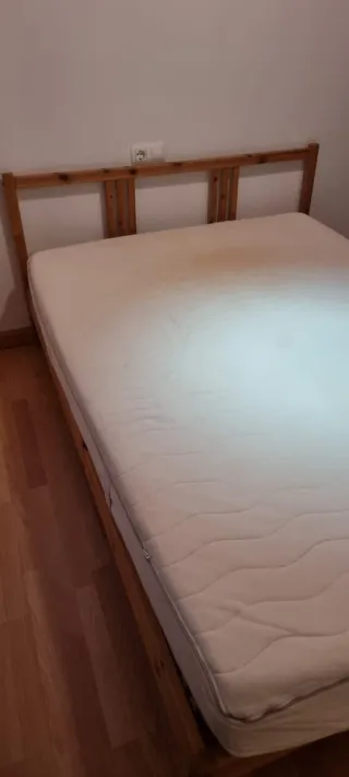 Cama matrimonio con colchón