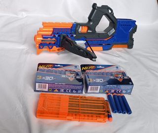 Nerf Crossbolt con dardos