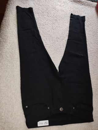 Pantalón vaquero negro