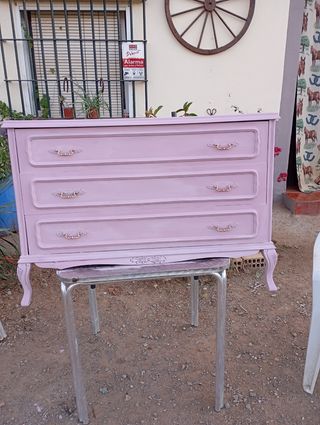 Preziosa cassettiera rosa malva