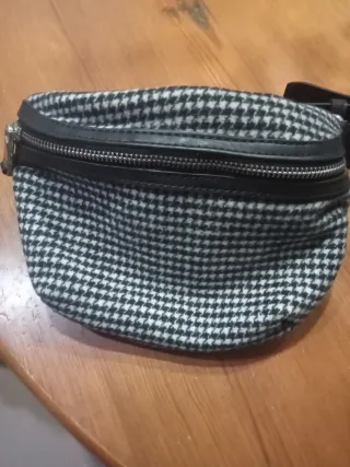 Riñonera Mango pata de gallo negra