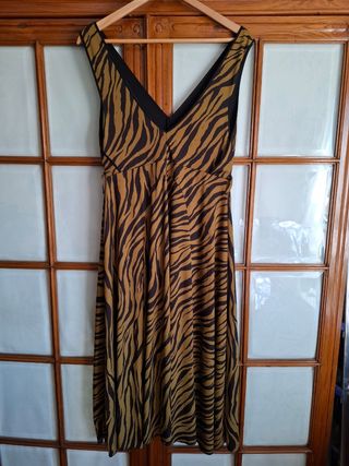 Vestido Uterqüe, animal print, vuelo, T 40