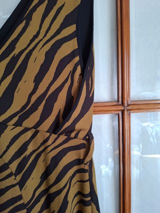 Vestido Uterqüe, animal print, vuelo, T 40