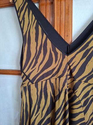 Vestido Uterqüe, animal print, vuelo, T 40