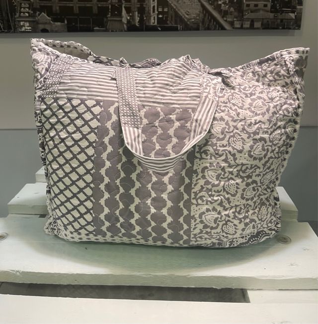 Colcha Cama 135 Gris y Blanca