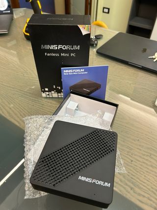 Mini PC Minisforum Nero/Blu