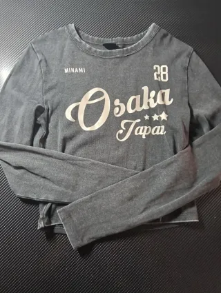 Camiseta gris de manga larga