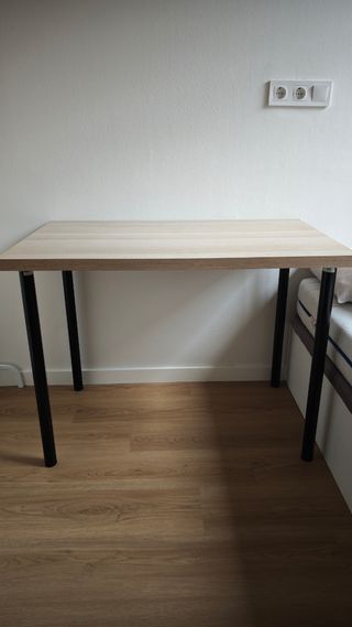 Scrivania in legno e metallo