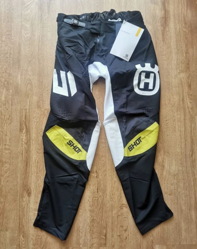 Equipación Motocross SHOT Husqvarna Talla L