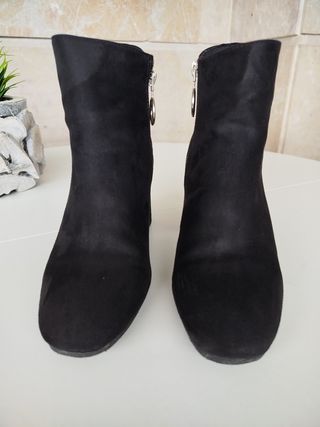 Botines/ Botas Cortas de Ante N° 38
