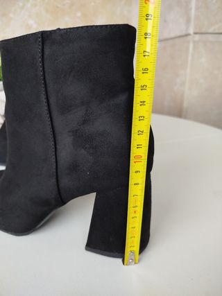 Botines/ Botas Cortas de Ante N° 38