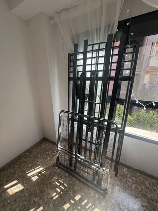 Litera Ikea Metálica color gris
