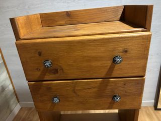 credenza ausiliaria in legno con 2 cassetti