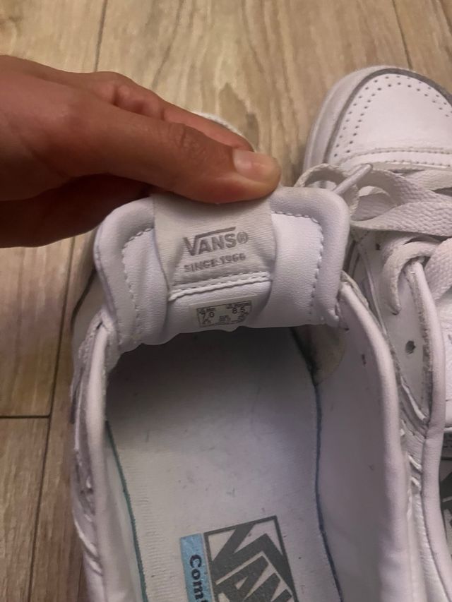 Carrinhas de couro branco Tamanho 39