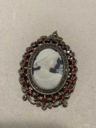 Colgante Camafeo Rubí y Marquesitas