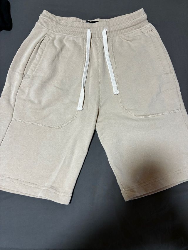 Pull&Bear Pantalón Corto Beige