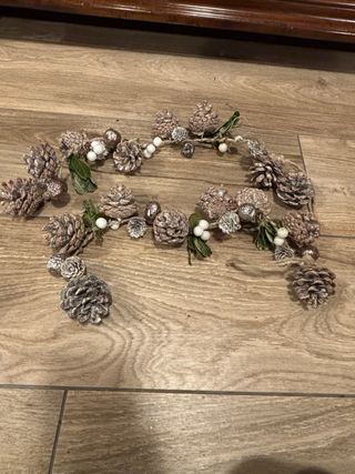 Coppia decorazioni con pigne