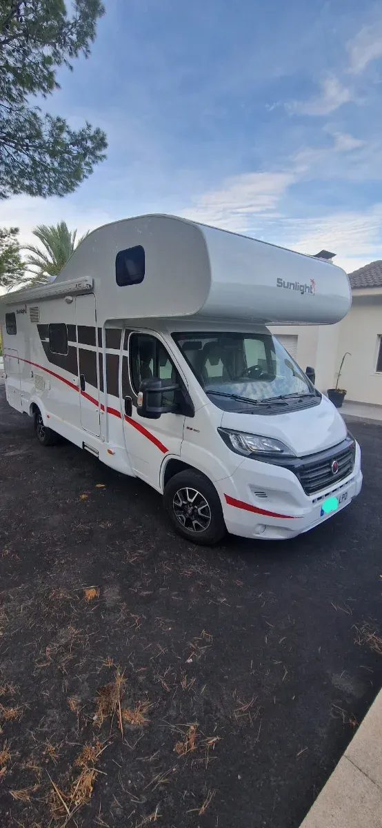 Autocaravana año 2021 160cv 6 plazas