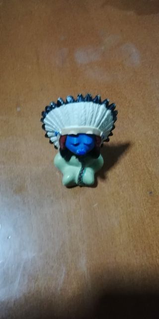 Pitufo de PVC con traje indio