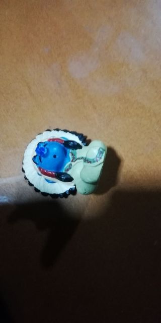 Pitufo de PVC con traje indio