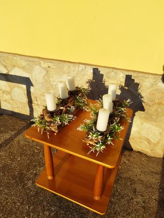 2 Centros de mesa florales. Cada uno: 5€
