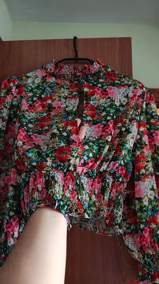 Blusa floral manga larga