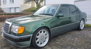 Hot Wheels Mercedes-Benz 500 E