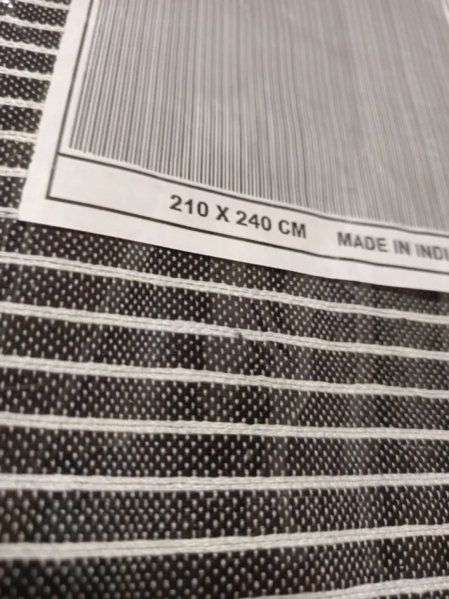 COLCHA RAYAS FINA CUBRECAMA  6 STOCK