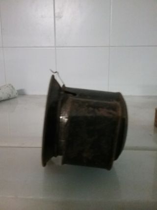 Farol antiguo y candil de aceite
