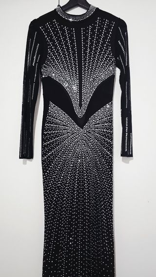Vestido de fiesta negro con pedrería