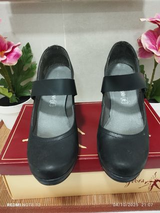 Zapatos de salón negros para señora