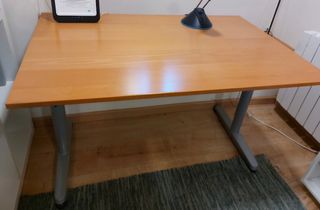 Mesa de despacho madera y metal