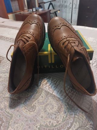 Zapatos de cordones marrones