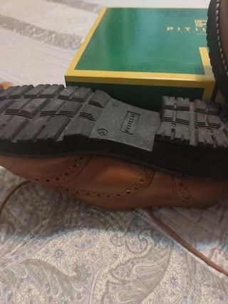 Zapatos de cordones marrones