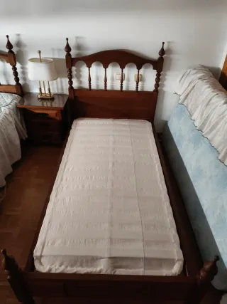 2 Camas Individuales Madera maciza Ya desmontadas