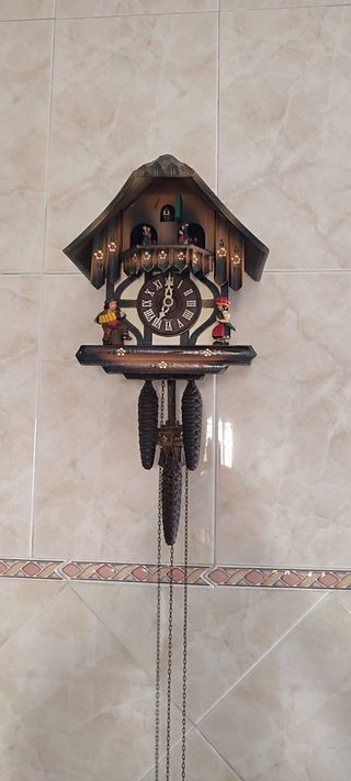 Reloj de cuco suizo de madera