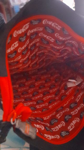 Borsa Coca Cola nera con scritte