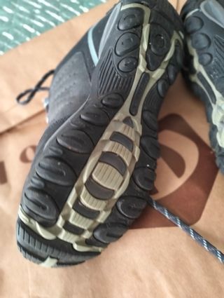 Deportivas Merrell Senderismo Gris. Número 40.