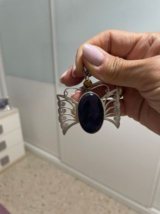 Colgante de plata con piedra negra
