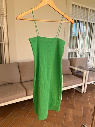 Vestido verde corto tirantes Zara