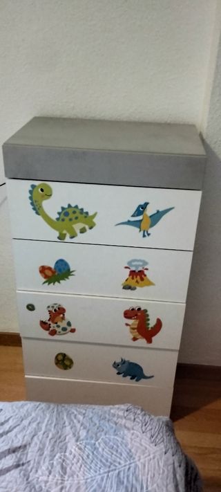 Cassettiera per bambini con dinosauri negoziabile