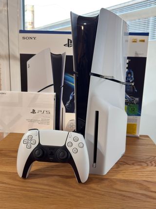 PS5 Slim 1TB con lector - Garantía 2027