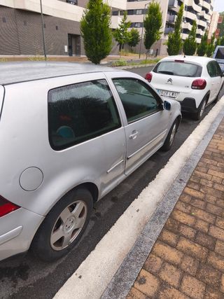 Volkswagen Golf 2000