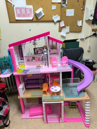 Casa, Furgo y Barbies