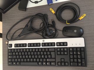 Monitor Dell Negro + Ratón y Teclado