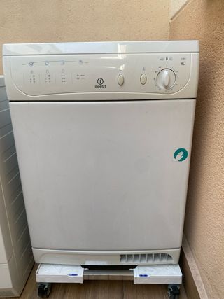 Secadora Indesit 6Kg muy fácil de usar como nueva 